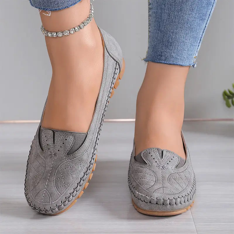 ☁🔥【Zniżka ograniczona czasowo】【36-43】🔥【Tak miękkie, że nie będziesz chciał ich zdejmować】Modne buty codzienne z haftem i ultra miękką podeszwą